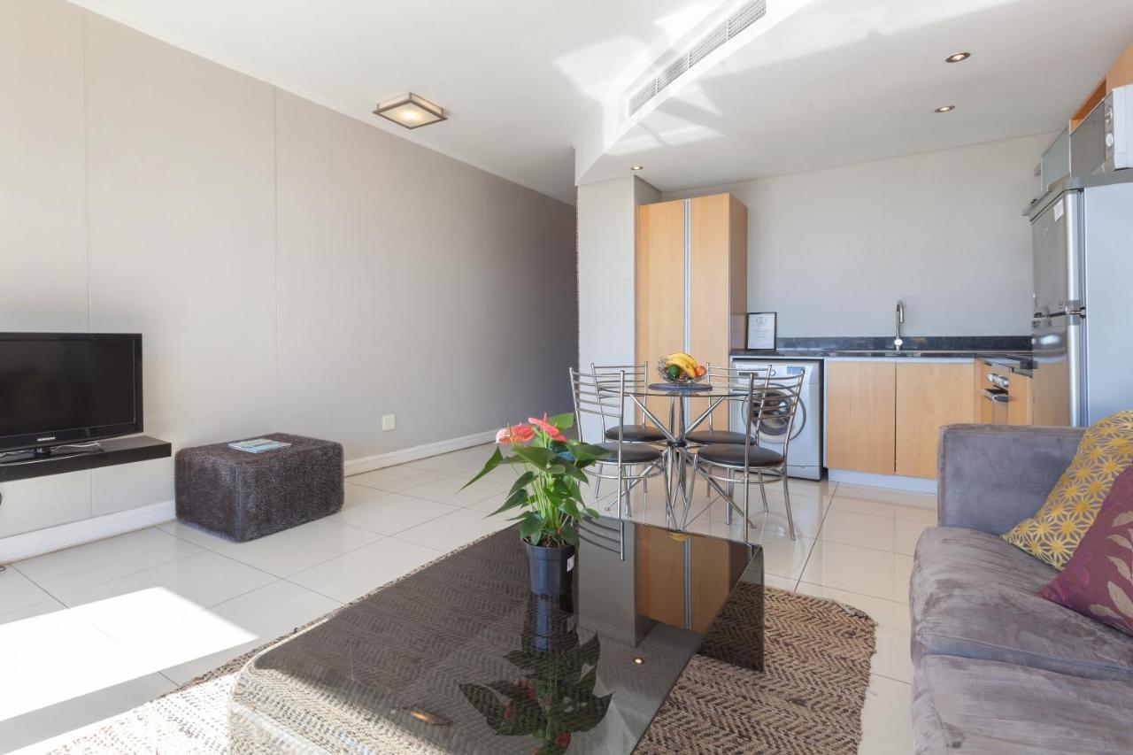 Rockwell 316 By Ctha Apartment
